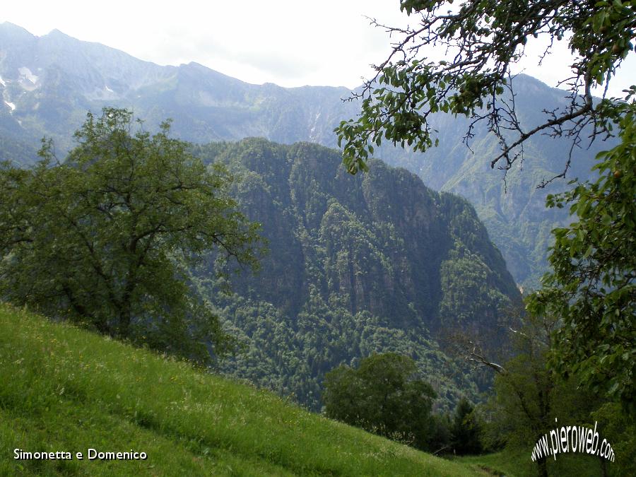 46 PANORAMA DAL BORGO.JPG